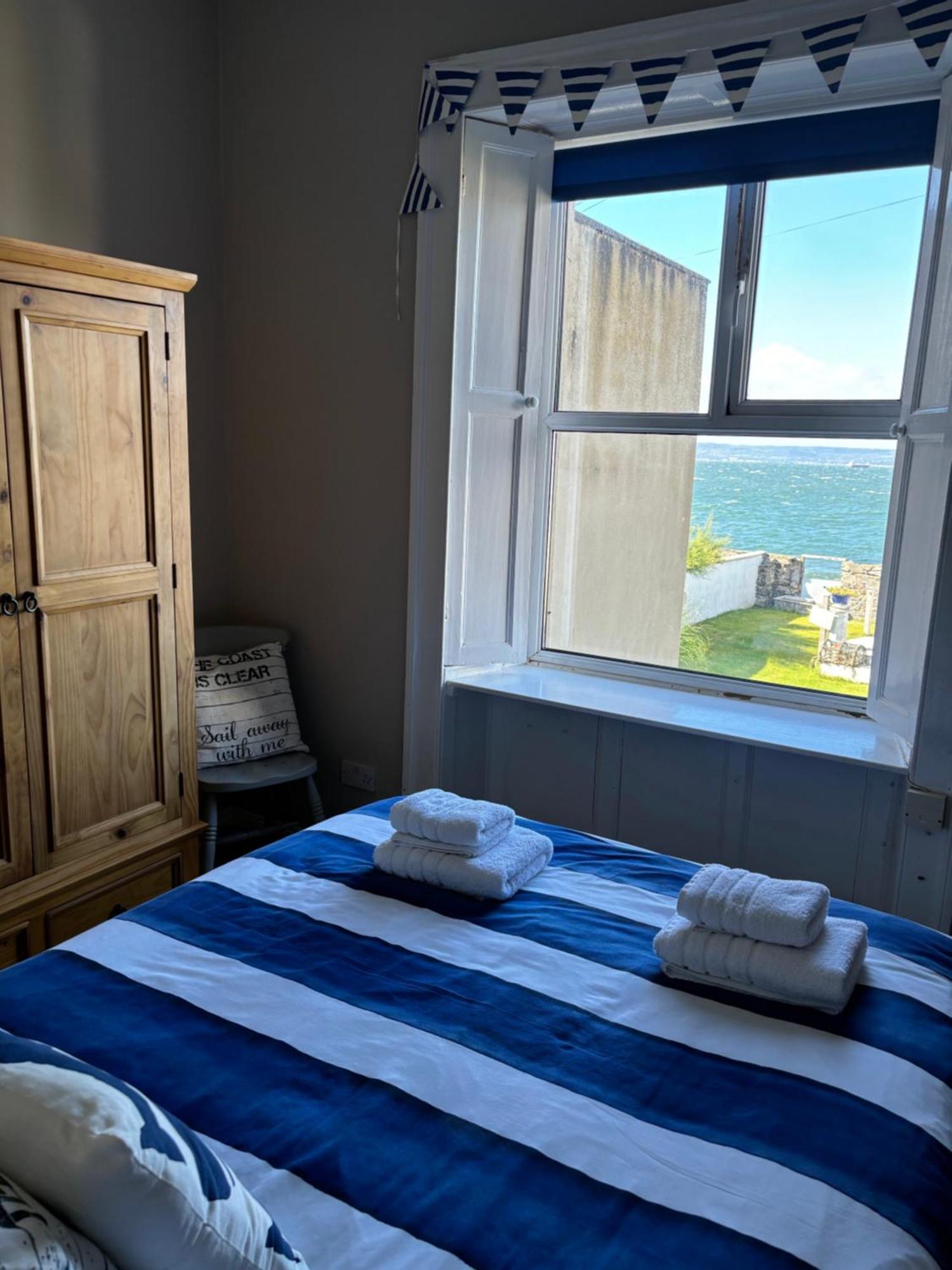 Splash Cottage Beach House With Sea Lapping Garden บังกอร์ ภายนอก รูปภาพ
